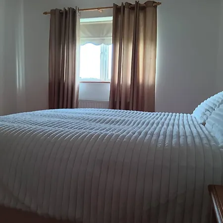 In Guest - 1 Williamstown, Ireland Crumlin (Mayo)